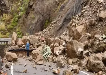 भारी बारिश के कारण धरासू-जोगत मोटर मार्ग रहा पूर्ण बाधित