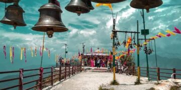 कार्तिक स्वामी मंदिर परिसर व पैदल मार्गों में चलाया गया सफाई अभियान