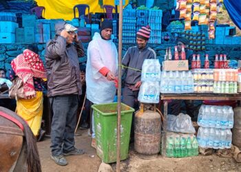 केदारनाथ यात्रा पर व्यापारियों की मनमानी के चलते खाद्य सुरक्षा विभाग रुद्रप्रयाग हुआ सख्त,34 नमूने जांच को भेजे