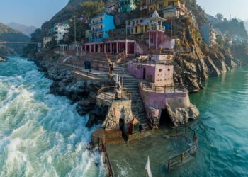 गंगा उद्गम संगम तट पर मांस बनाते हुये पकड़ा गया व्यक्ति, तीर्थ पुरोहितों में आक्रोश