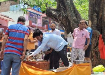 हनुमान मंदिर में सुंदरकांड और जूस वितरण कार्यक्रम का किया गया आयोजन