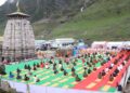 केदारनाथ धाम में मनाया गया अंतर्राष्ट्रीय योग दिवस ,केंद्रीय राज्य मंत्री पशुपालन मत्स्य एवं डेयरी डॉ संजीव कुमार वालियान द्वारा दीप प्रज्ज्वलित कर कार्यक्रम का किया गया शुभारंभ