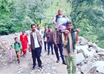 सड़क,स्वास्थ्य जैसी मूलभूत सुविधाओं का दंश झेल रहे पुरोला ब्लॉक के आठ गांव