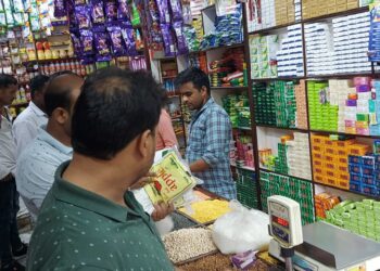 सिंगल यूज प्लास्टिक पर चला पालिका का डंडा,किये पांच चालान