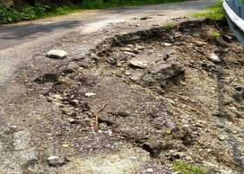 दो सालों से अधर में लटका सड़क सुधारीकरण का कार्य