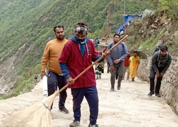 केदारनाथ यात्रा पर सफाई व्यवस्था को चौकस रख रही सुलभ इंटरनेशनल की टीम