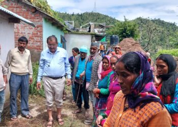 जखोली विकासखण्ड के आपदा प्रभावित गांवों का विधायक चौधरी ने किया दौरा