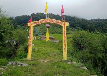 फ्यूंलानारायण के कपाट हुए बंद