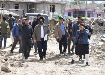 मुख्य सचिव एस संधू पहुंचे बद्रीनाथ,धाम में चल रहे निर्माण कार्यों का लिया जायजा