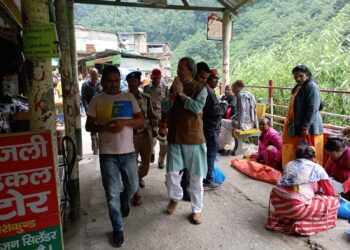 गढ़वाल सांसद तीरथ सिंह रावत ने किया केदारघाटी का दौरा,सुनी जन समस्याएं