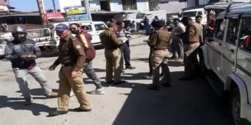 ओवरलोडिंग पर दो बसों के चालन