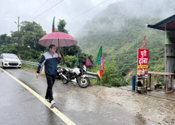 केदारनाथ राजमार्ग तिलवाड़ा में सुबह-सुबह सैर पर निकले मुख्यमंत्री