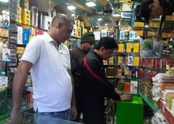 मुख्यालय में बीती रात तीन दुकानों में चोरों ने तोड़े ताले, व्यापारियों में आक्रोश