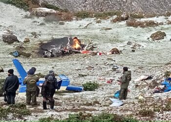 बिग ब्रेकिंग-केदारनाथ में हेलीकॉप्टर क्रेश,7 लोगों की मौत