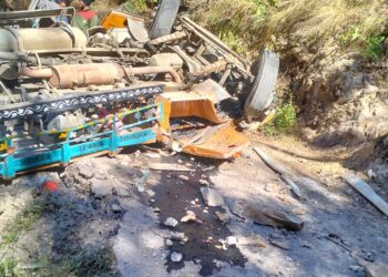 त्रियुगीनारायण से सोनप्रयाग की ओर आ रहा गहरी खाई में गिरा कैंटर वाहन,चालक की मौत