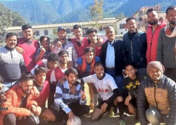 दिवंगत पर्वतारोहियों के नाम फुटबॉल प्रतियोगिता का हुआ शुभारंभ