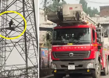 छात्रसंघ चुनाव की मांग को लेकर मोबाइल टावर पर चढ़े दो छात्र