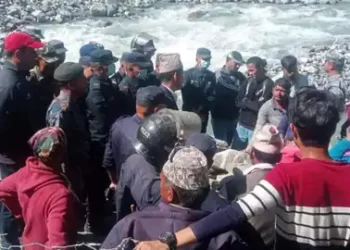 भारत-नेपाल के बीच बढ़ सकता है तनाव! नेपालियों ने भारतीयों पर उत्तराखंड में जमकर किया पथराव