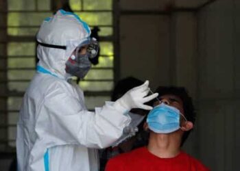 भीड़ वाले स्थानों पर आज से मास्क पहनना और अस्पतालों में कोविड जांच अनिवार्य, SOP जारी