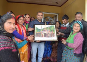 पहाड़ी शैली मे तैयार हों स्थानीय उत्पाद:मयूर दीक्षित