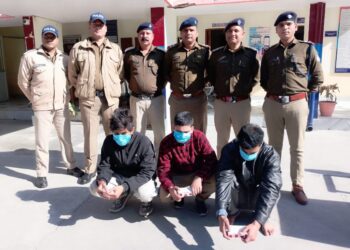 पहाड़ की शांत फिजाओं में घोल रहे थे स्मैक का नशा, श्रीनगर पुलिस ने किया गिरफ्तार