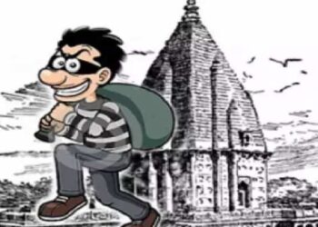 मंदिर का ताला तोड़कर सोने-चांदी के आभूषण उड़ा ले गए चोर