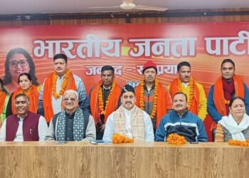 नवनियुक्त मंडल अध्यक्षों का फूल मालाओं के साथ किया गया स्वागत