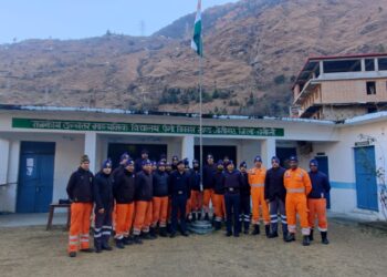 जोशीमठ में आपातकालीन स्थिति में तैनात एनडीआरएफ के जवानों द्वारा मनाया गया गणतंत्र दिवस