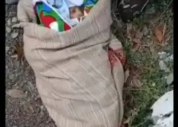 नवजात बच्ची कपड़े में लिपटी मिलने से मचा हड़कंप, पुलिस जांच में जुटी