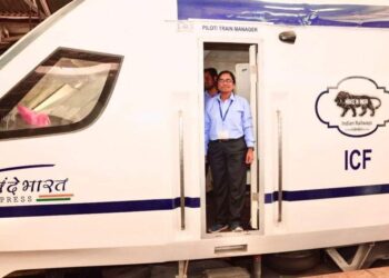 एशिया की पहली महिला लोको पायलट सुरेखा यादव बनी ‘वंदे भारत एक्सप्रेस’ की पहली महिला लोको पायलट