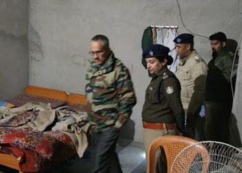 एक ही घर में तीन लोगों का सुसाइड होने से इलाके में फैली सनसनी