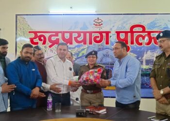 केदारनाथ यात्रा के बेहतर संचालन को लेकर व्यापार मंडल, टैक्सी यूनियन एवं जीएमओयू के सदस्यों के साथ गोष्ठी आयोजित कर एसपी ने लिये सुझाव