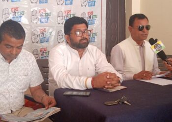 उत्तराखंड कांग्रेस प्रदेश प्रवक्ता सूरज नेगी एवं रुद्रप्रयाग जिला अध्यक्ष कुंवर सजवान ने बताया उत्तराखंड में 2023 -24 का बजट को खोखला