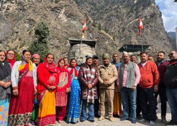 पुलिस महानिदेशक अशोक कुमार ने लिया बद्रीनाथ धाम में व्यवस्थाओं का लिया जायजा