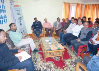 केदारनाथ यात्रा व्यवस्थाओं को लेकर रुद्रप्रयाग के व्यापारियों व होटल व्यवसायियों के साथ डीएम ने ली बैठक,यात्रा तैयारियों को लेकर लिये सुझाव