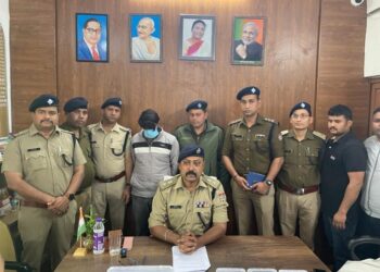 कीर्तिनगर क्षेत्र में एक ही दिन में हुई तीन चोरियों के आरोपी को पुलिस ने किया गिरफ्तार