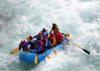 ऋषिकेश के मुनिकीरेती क्षेत्र में व्हाइट वाटर राफ्टिंग के दौरान बड़ा हादसा, महिला की मौत, 8 लोग थे सवार