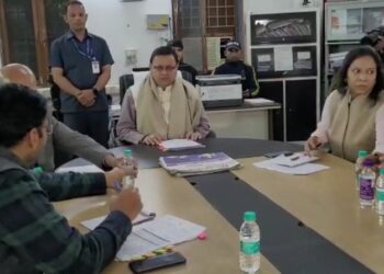 प्रदेश में लगातार बारिश, सतर्क सीएम धामी पहुंचे आपदा प्रबंधन कार्यालय, दिए ये निर्देश