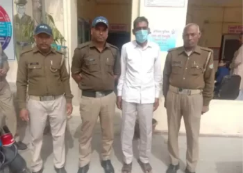 शर्मनाक: पुलिस की गिरफ्त में आया कलयुगी बाप, सौतेली बेटी से करता था दुष्कर्म