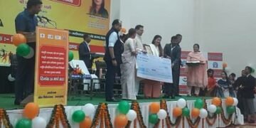 सीएम धामी ने खिलाड़ियों को खेल रत्न और प्रशिक्षकों को द्रोणाचार्य अवार्ड से किया पुरस्कृत