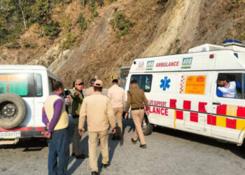 चंपावत: सड़क हादसे में तीन ग्रामीणों की मौत दो घायल