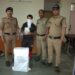 शराब परिवहन करते हुए एक व्यक्ति को पुलिस ने दबोचा