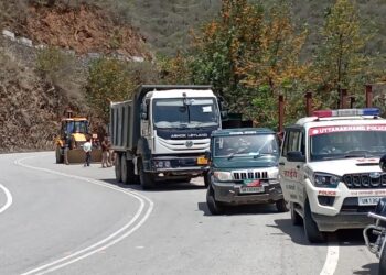 संयुक्त चेकिंग अभियान के तहत अतिक्रमण पर चला प्रशासन का डंडा