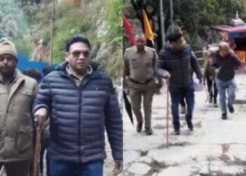 स्वास्थ्य सचिव पैदल पहुंचे केदारनाथ, लिया स्वास्थ्य व्यवस्थाओ का जायजा