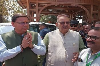सीएम ने चारधाम यात्रा को लेकर शंकराचार्य के साथ किया मंथन, बोले- हर भक्त कराएंगे धामों का दर्शन
