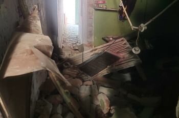 अचानक मकान में हुआ ब्लॉस्ट, किराए पर रह रहे बिहार के दो मजदूर घायल, मौके पर पहुंचा पुलिस-प्रशासन