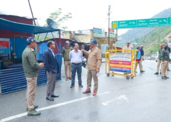 जवाड़ी बाईपास से सिरोबगड़ राजमार्ग का निरीक्षण कर डीएम ने व्यवस्थाओं का लिया जायजा