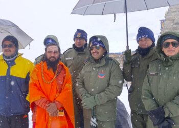 मौसम के ऑरेंज अलर्ट को देखते हुए बुधवार को रोकी गई केदारनाथ धाम की यात्रा,धाम में बर्फबारी जारी,सुनिए केदारनाथ से क्या बोले डीजीपी