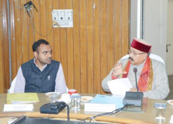 कैबिनेट मंत्री सतपाल महाराज ने केदारनाथ यात्रा व्यवस्थाओं को लेकर जनपदस्तरीय अधिकारियों के साथ ली बैठक