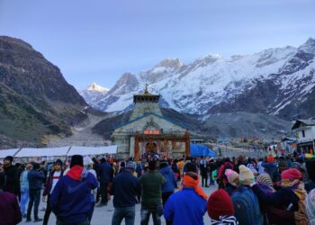 केदारनाथ मंदिर के शीर्ष पर त्रिभुजाकार स्वर्णमंडित कलश लगाने के लिये तीन दानी-दाताओं ने मंदिर समिति से किया सम्पर्क